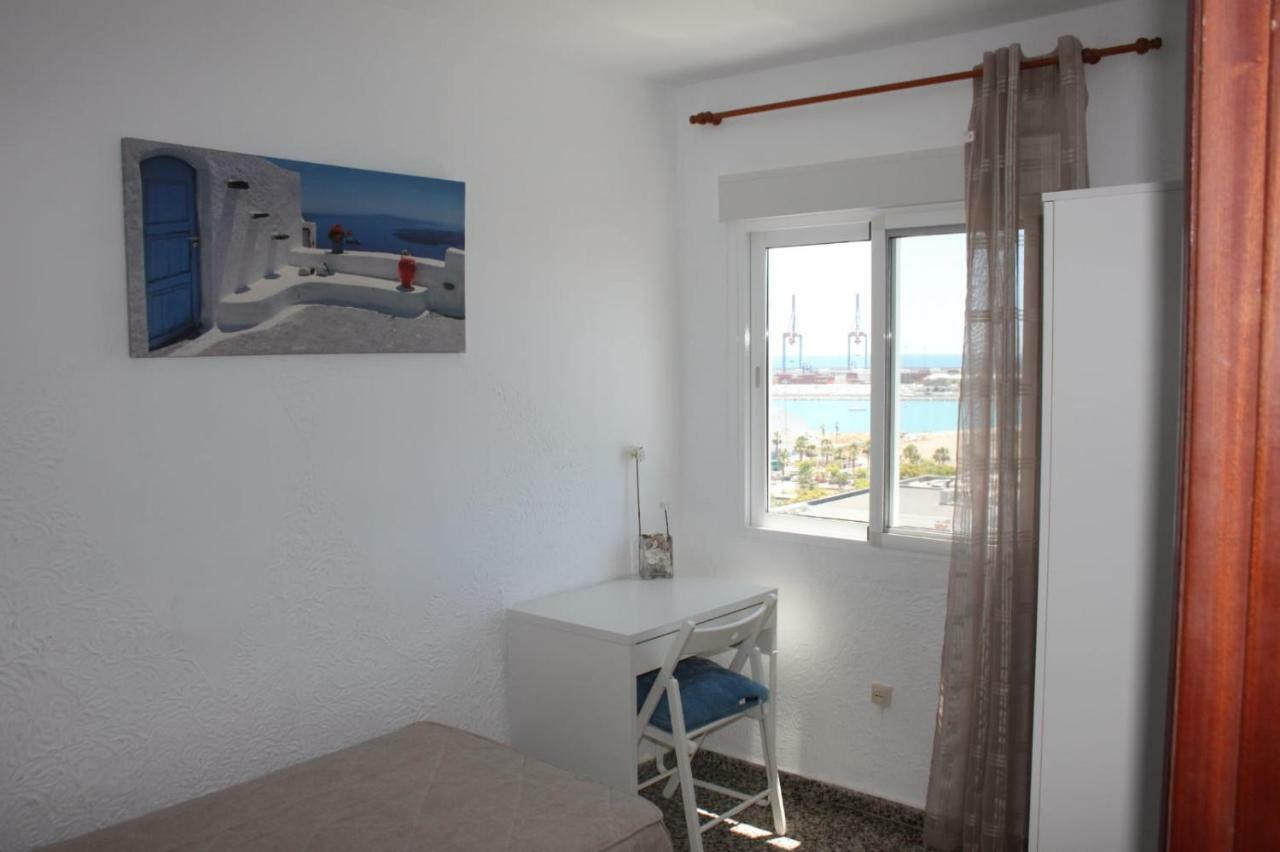 Apartamento Plaza Reina Apartment Malaga Exterior photo